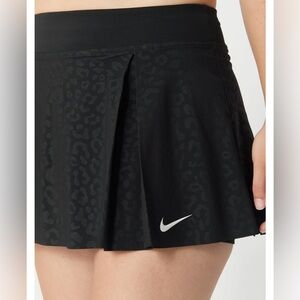 NWT Nike Dri-Fit Club Tennis Skort/Skirt in Black Animal Print. Short Length